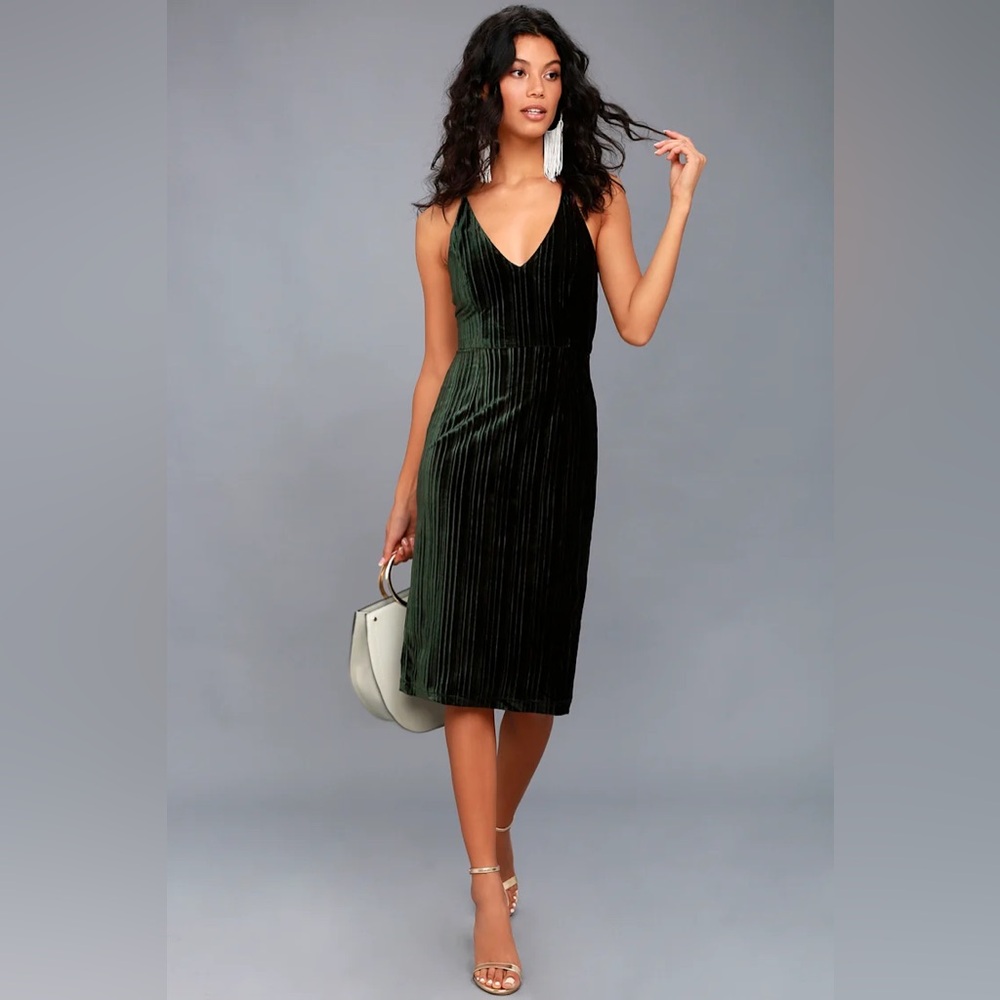Black Swann emerald green velvet dress. XS. So flattering!